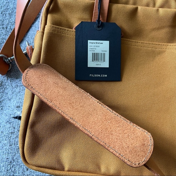 Filson Original Leather-Trimmed Rugged Twill Briefcase | Limited Edition - Picture 7 of 10